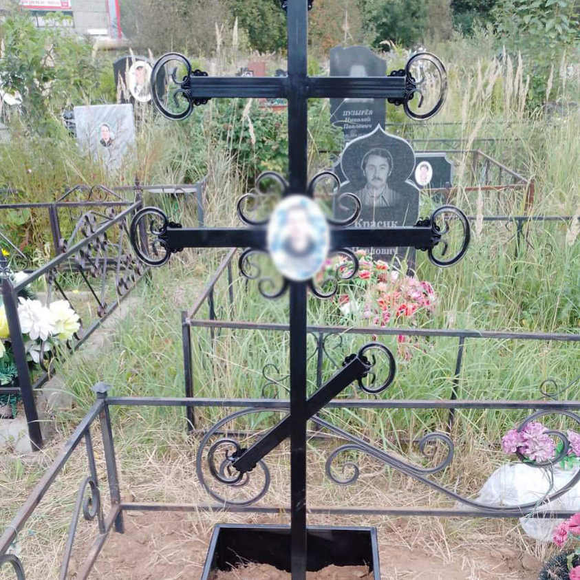 Столы и лавки на могилу Кресты из металла